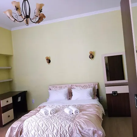 Appartamento Lviv City Apartment *